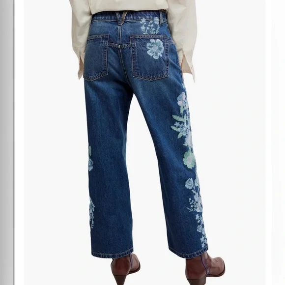 NWT Free People x We The Free Willow Floral Embroidered Boyfriend Jeans ๐ธ - Picture 8 of 13